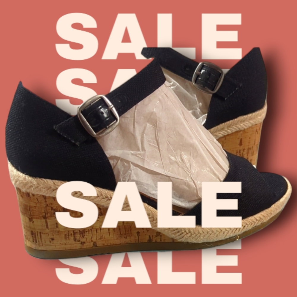 LifeStride • NWT Black Platform Peep-Toe